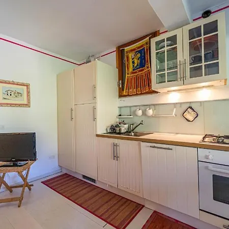 Un Giardino Sul Forno - Goelba Appartement