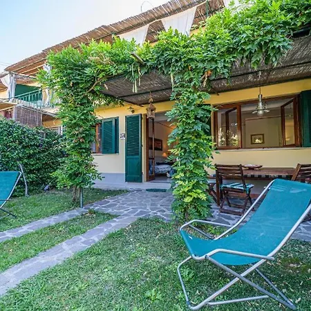 Apartment Un Giardino Sul Forno - Goelba Portoferraio